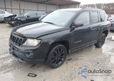 2012 Jeep Compass Latitude z USA, uszkodzony, nr VIN 1C4NJCEBXCD696443